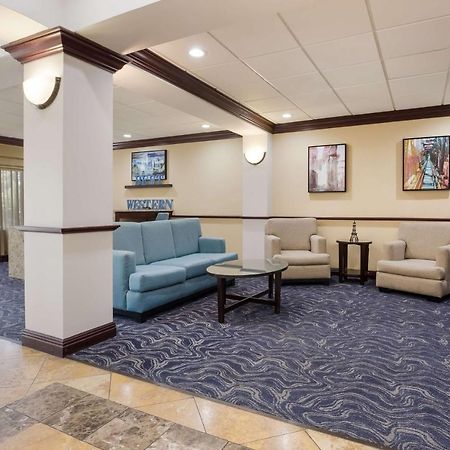 Best Western Coffeyville Central Business District Inn And Suites Buitenkant foto