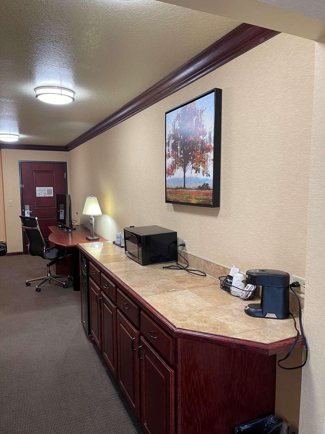 Best Western Coffeyville Central Business District Inn And Suites Buitenkant foto